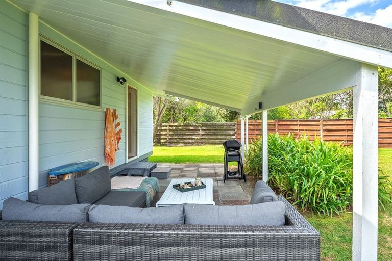 Photo of property in 116 Tutere Street, Waikanae Beach, Waikanae, 5036