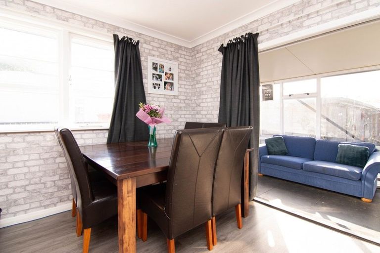 Photo of property in 75 Botanical Road, Takaro, Palmerston North, 4412