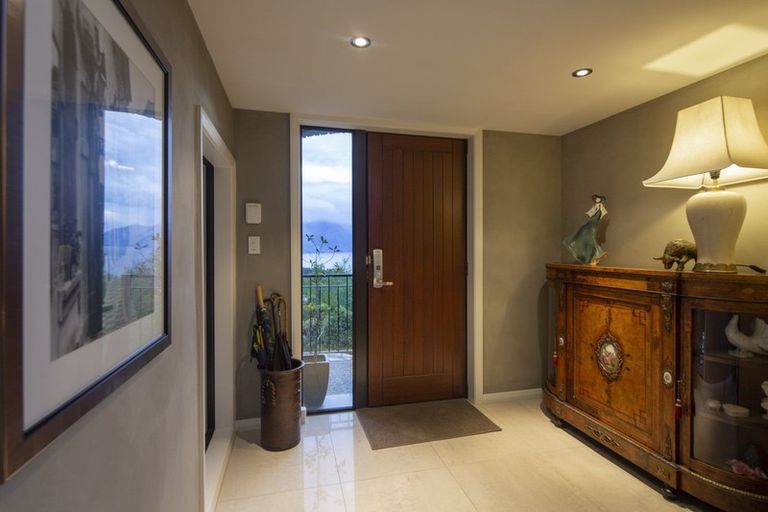 Photo of property in 37 Belfast Terrace, Queenstown, 9300