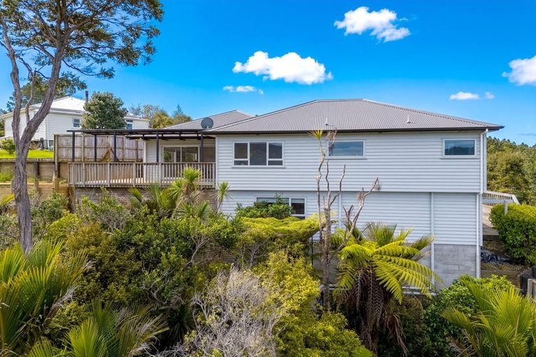 Photo of property in 220 Forest Hill Road, Waiatarua, Auckland, 0612