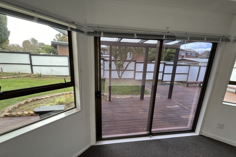 Photo of property in 1/24 Curacao Place, Half Moon Bay, Auckland, 2012