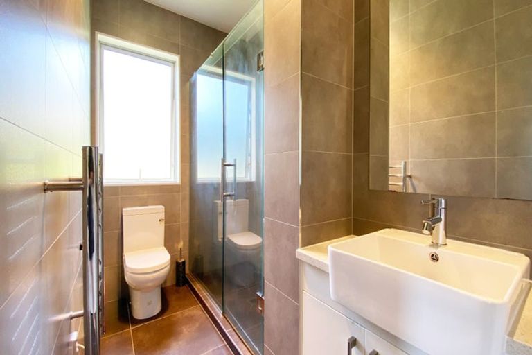 Photo of property in 33 Saint Maroun Rise, The Gardens, Auckland, 2105