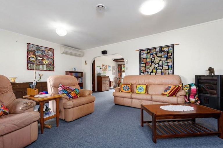 Photo of property in 33 Dickson Road, Papamoa Beach, Papamoa, 3118