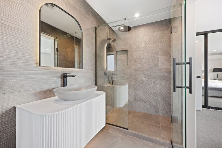 Photo of property in 114 Bramley Drive, Farm Cove, Auckland, 2012