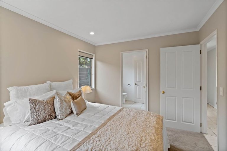 Photo of property in 43 Memorial Avenue, Ilam, Christchurch, 8053