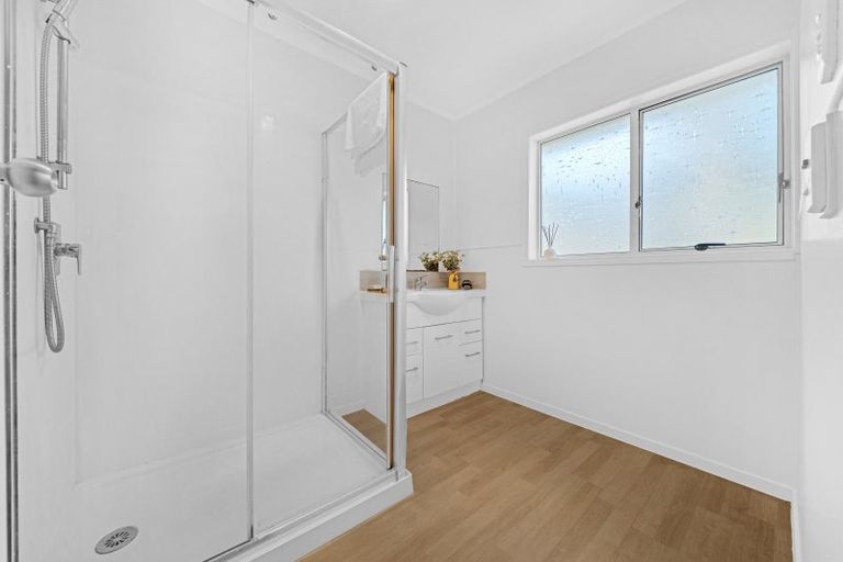 Photo of property in 3a Walpole Avenue, Hillpark, Auckland, 2102