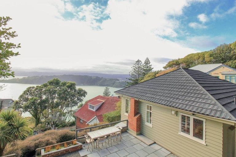 Photo of property in 13 Thane Road, Roseneath, Wellington, 6011