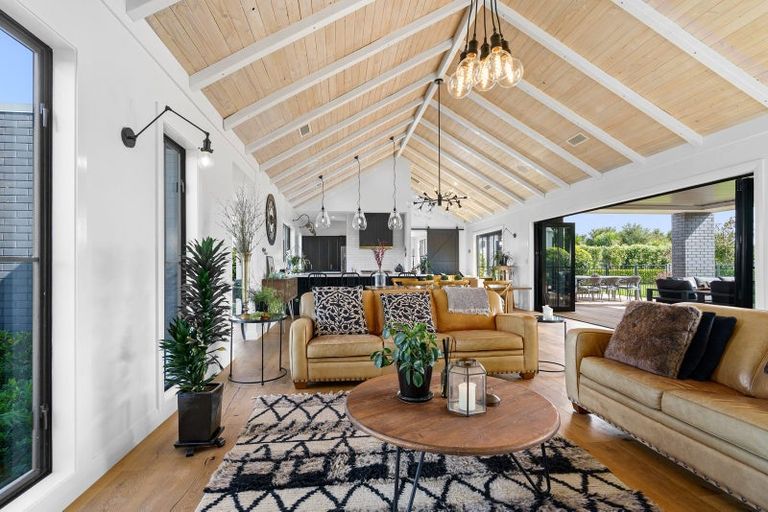 Photo of property in 3/45 Saint Kilda Road, Cambridge, 3434