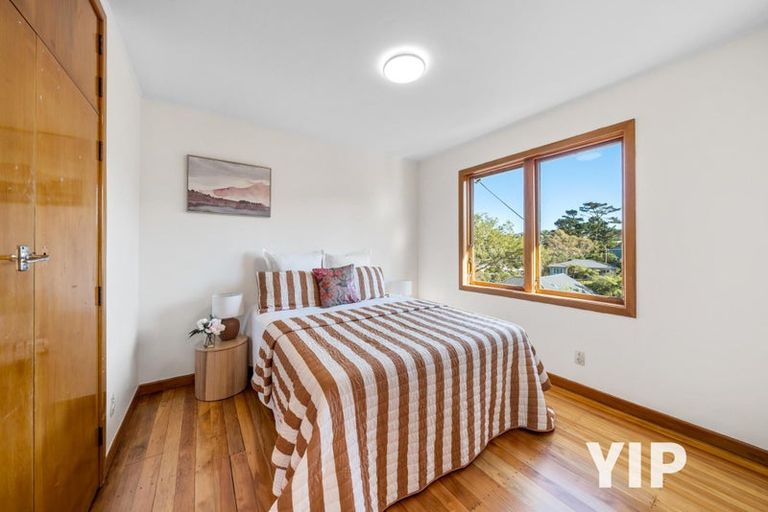 Photo of property in 10 Omega Street, Newlands, Wellington, 6037