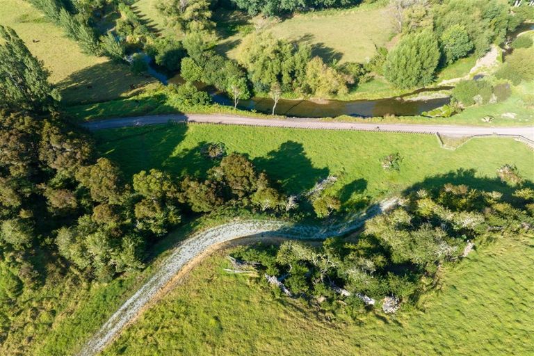 Photo of property in 21 Doel Road, Awanui, 0486