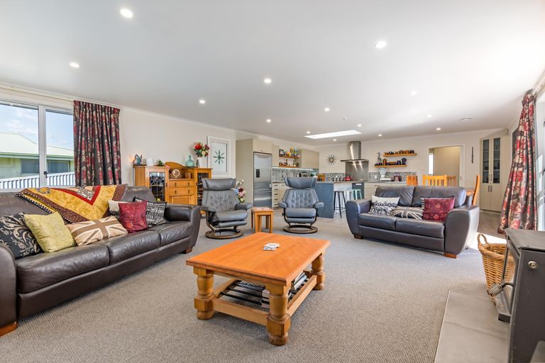 Photo of property in 3 Firth Place, Awapuni, Palmerston North, 4412