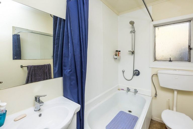 Photo of property in 99b Bird Grove, Stokes Valley, Lower Hutt, 5019