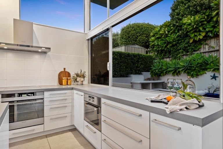 Photo of property in 16 North West Anchorage, Omaha, 0986