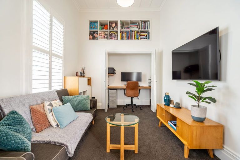 Photo of property in 6 Shoal Bay Road, Devonport, Auckland, 0624