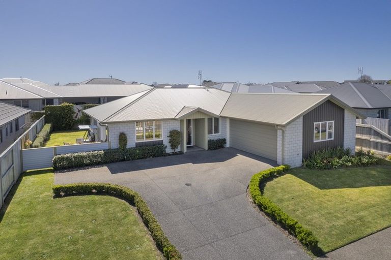 Photo of property in 27 Puhirake Crescent, Pyes Pa, Tauranga, 3112