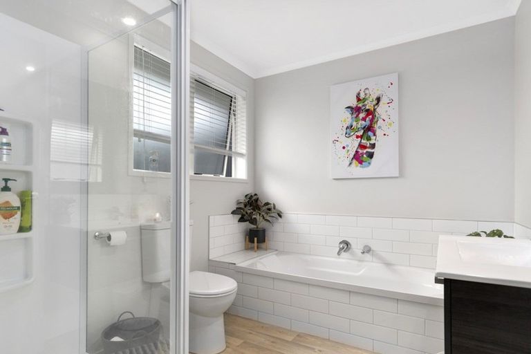 Photo of property in 69 Bert Wall Drive, Omokoroa, 3114