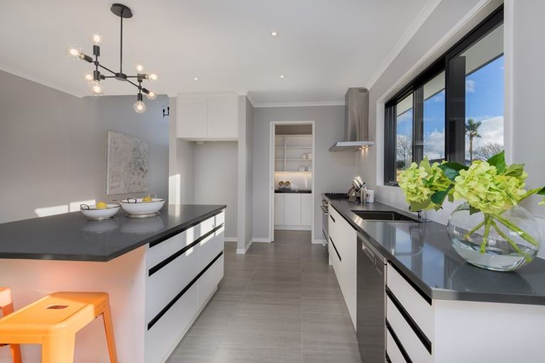 Photo of property in 22 Korako Drive, Kumeu, 0810