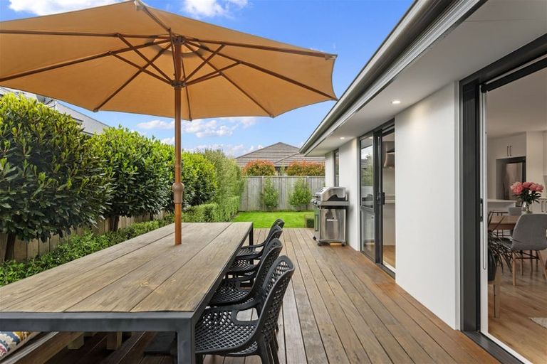 Photo of property in 12 Brantholme Place, Rangiora, 7400