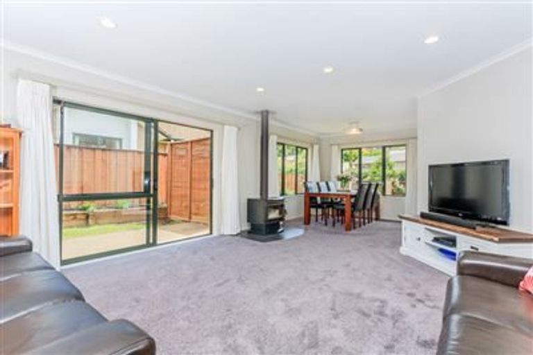 Photo of property in 45 Caversham Drive, Torbay, Auckland, 0630