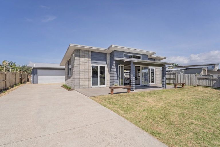 Photo of property in 3 Aquila Drive, Whitianga, 3510