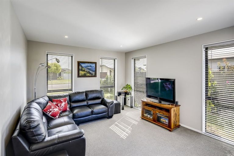 Photo of property in 16 Kapiti Drive, Poraiti, Napier, 4112