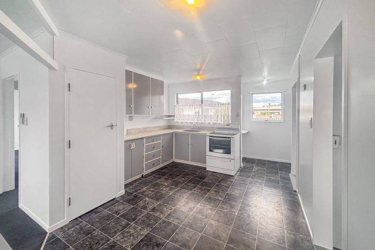 Photo of property in 2/404 Gloucester Street, Taradale, Napier, 4112