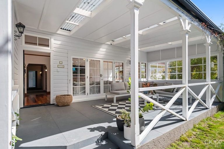 Photo of property in 2 Barton Road, Heretaunga, Upper Hutt, 5018