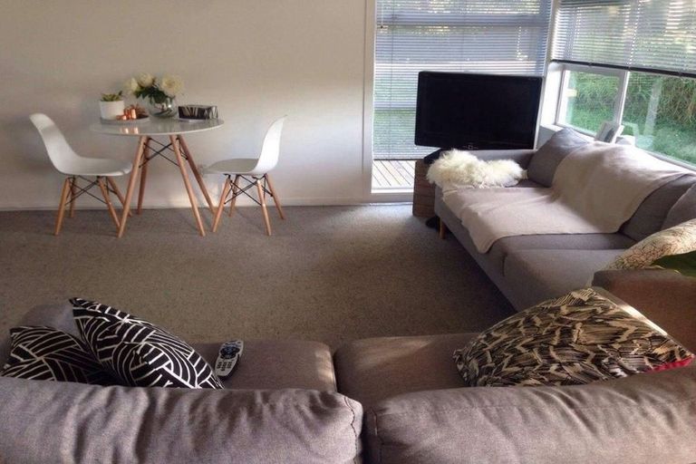 Photo of property in 2/108 Canongate Street, Birkdale, Auckland, 0626