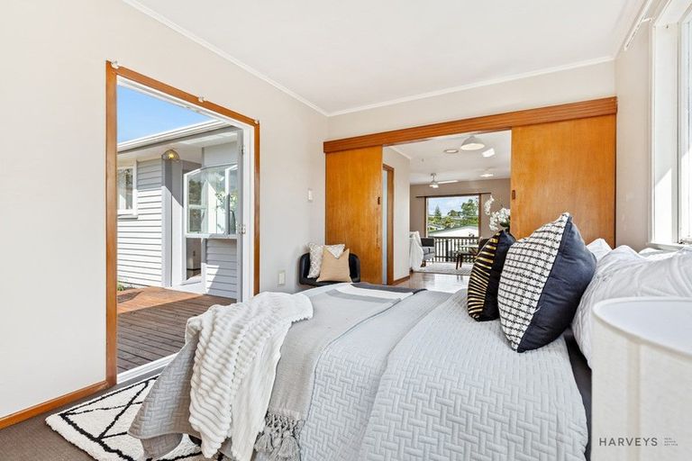 Photo of property in 2/32 Kamara Road, Glen Eden, Auckland, 0602