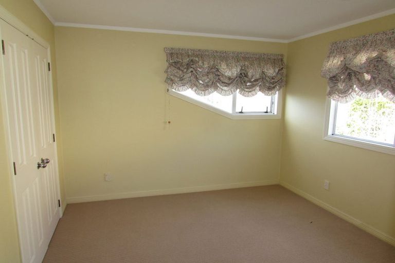 Photo of property in 1/36 Whiting Grove, West Harbour, Auckland, 0618