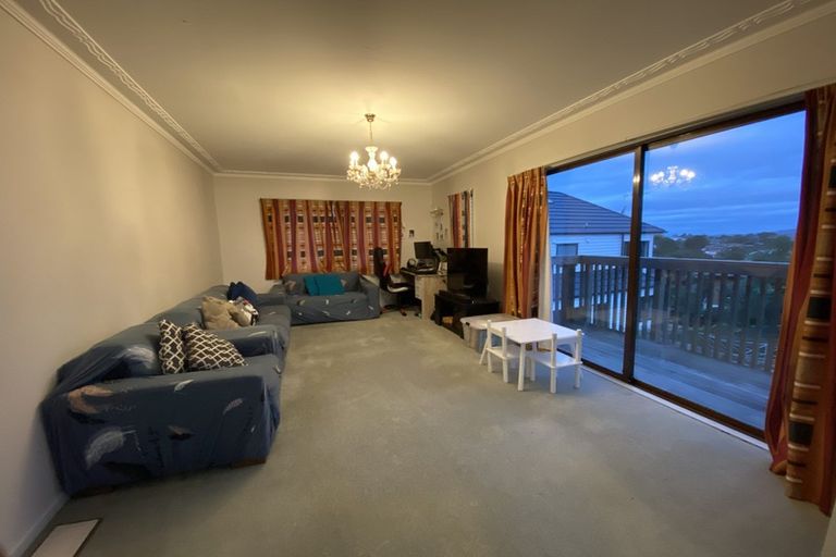 Photo of property in 2/22 Tui Glen Road, Birkenhead, Auckland, 0626