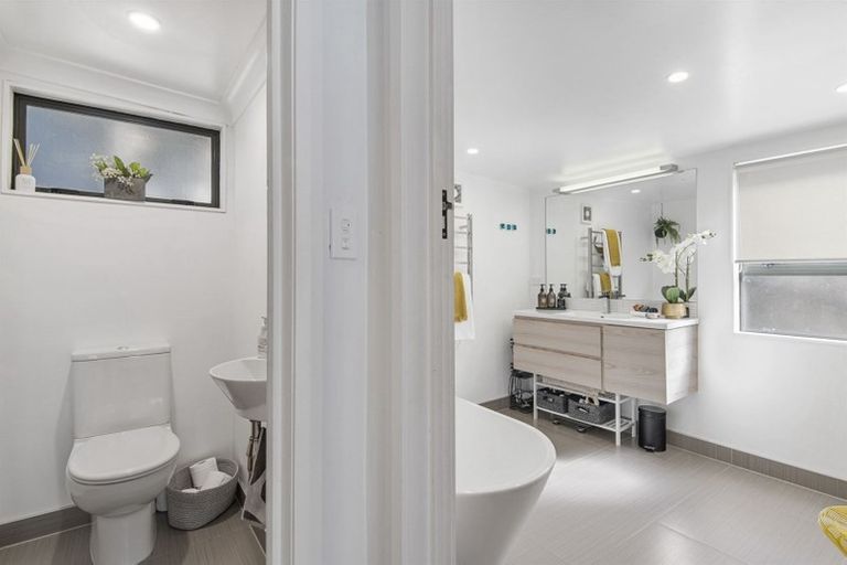 Photo of property in 151 Glendhu Road, Bayview, Auckland, 0629