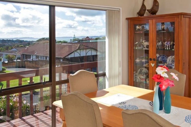 Photo of property in 26 Sunnyview Avenue, Shelly Park, Auckland, 2014