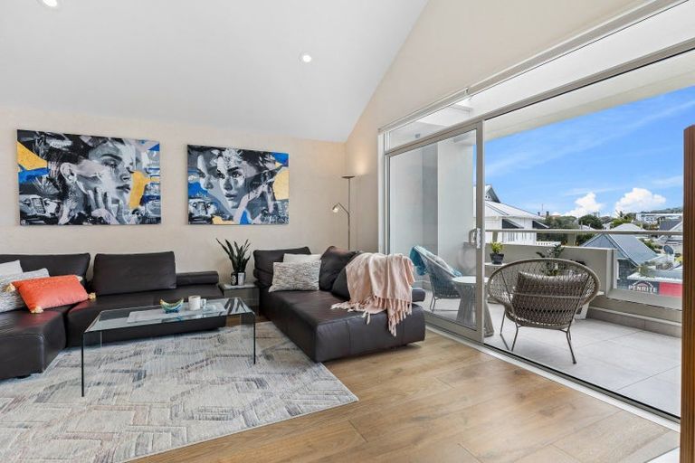 Photo of property in 2d/2 Queens Parade, Devonport, Auckland, 0624