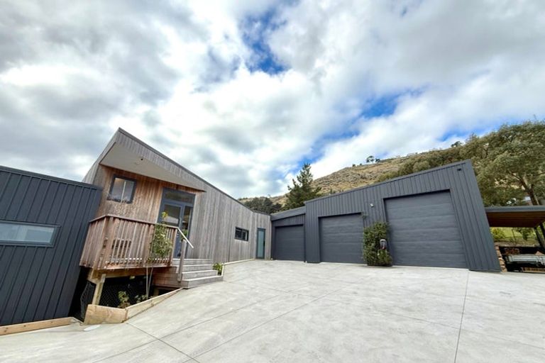 Photo of property in 13 Matuku Lane, Heathcote Valley, Christchurch, 8022