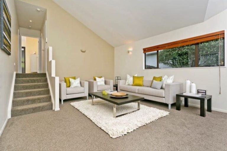 Photo of property in 1/15 Aorangi Place, Birkenhead, Auckland, 0626