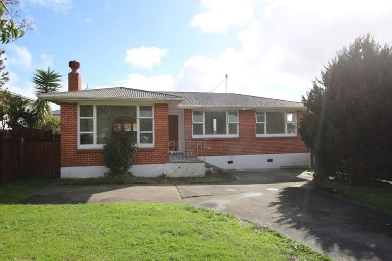 Photo of property in 1/7 Barbary Avenue, Kelston, Auckland, 0602