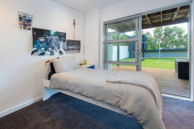 Photo of property in 18 Beulah Avenue, Rothesay Bay, Auckland, 0630