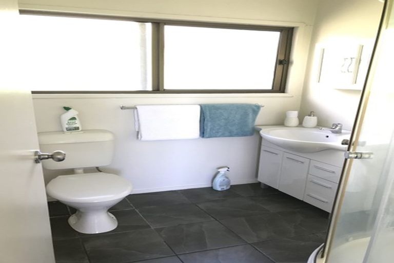 Photo of property in 2/113 Manuka Road, Bayview, Auckland, 0629