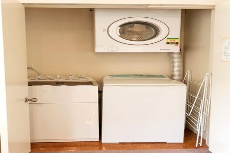 Photo of property in 15b King Edward Parade, Devonport, Auckland, 0624