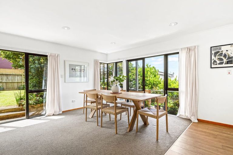 Photo of property in 1/33 Masterton Road, Rothesay Bay, Auckland, 0630