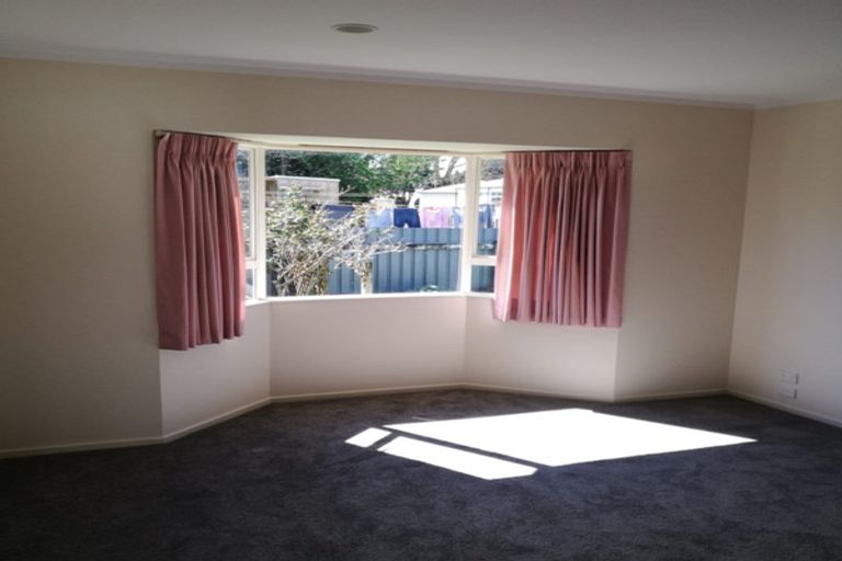 Photo of property in 6 Carisbrooke Street, Aranui, Christchurch, 8061