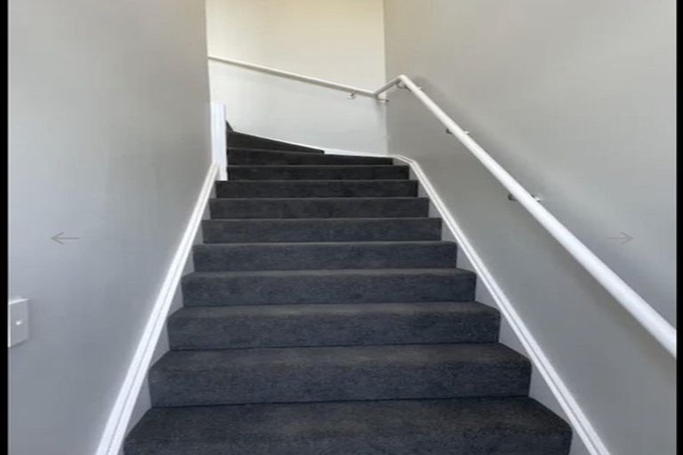 Photo of property in 3 Kopua Place, Whitby, Porirua, 5024