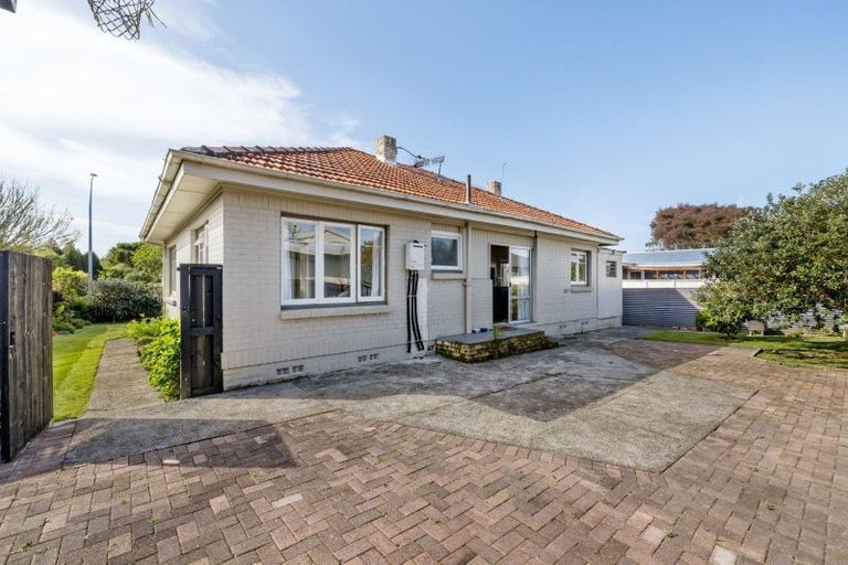 Photo of property in 122 Clarkin Road, Fairfield, Hamilton, 3214