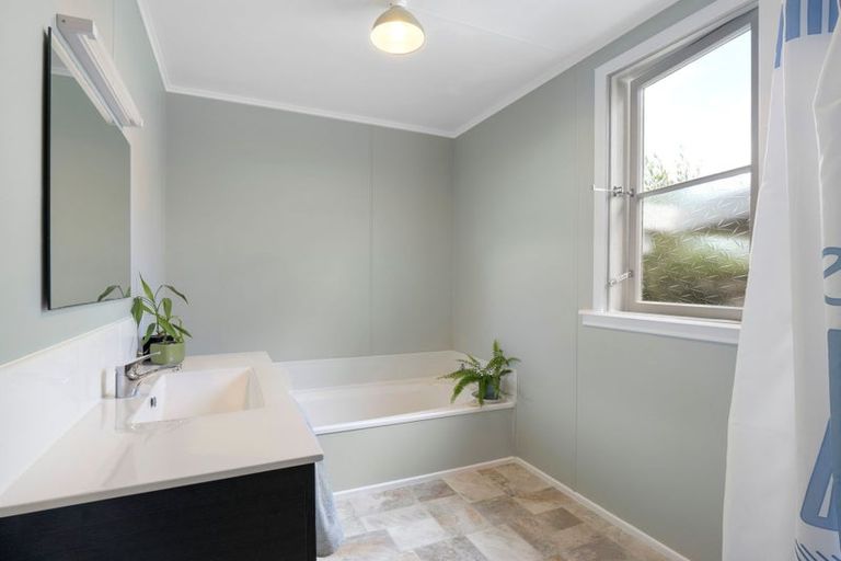 Photo of property in 3 Dustin Street, Gonville, Whanganui, 4501