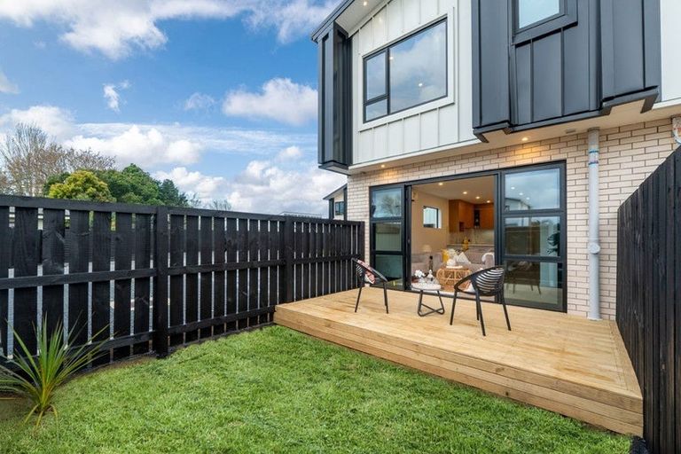 Photo of property in 3/9 Blanes Road, Weymouth, Auckland, 2103