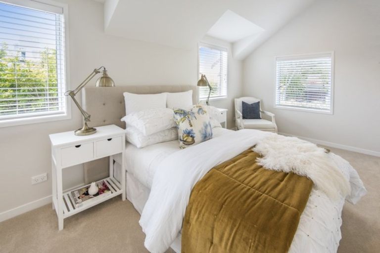 Photo of property in 29a Stanley Point Road, Stanley Point, Auckland, 0624