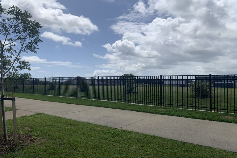 Photo of property in 20 Rauriki Lane, Rosehill, Papakura, 2113