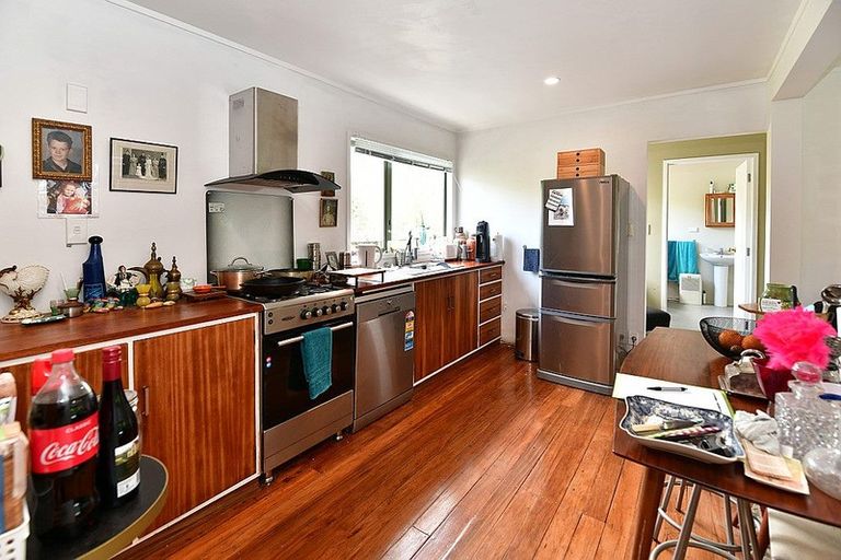 Photo of property in 16 Shelly Beach Road, Shelly Beach, Helensville, 0874