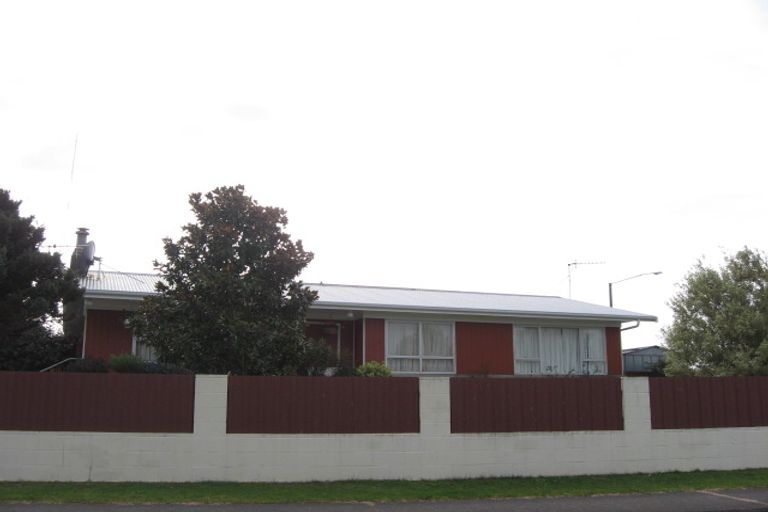 Photo of property in 2 Cabot Place, Flaxmere, Hastings, 4120